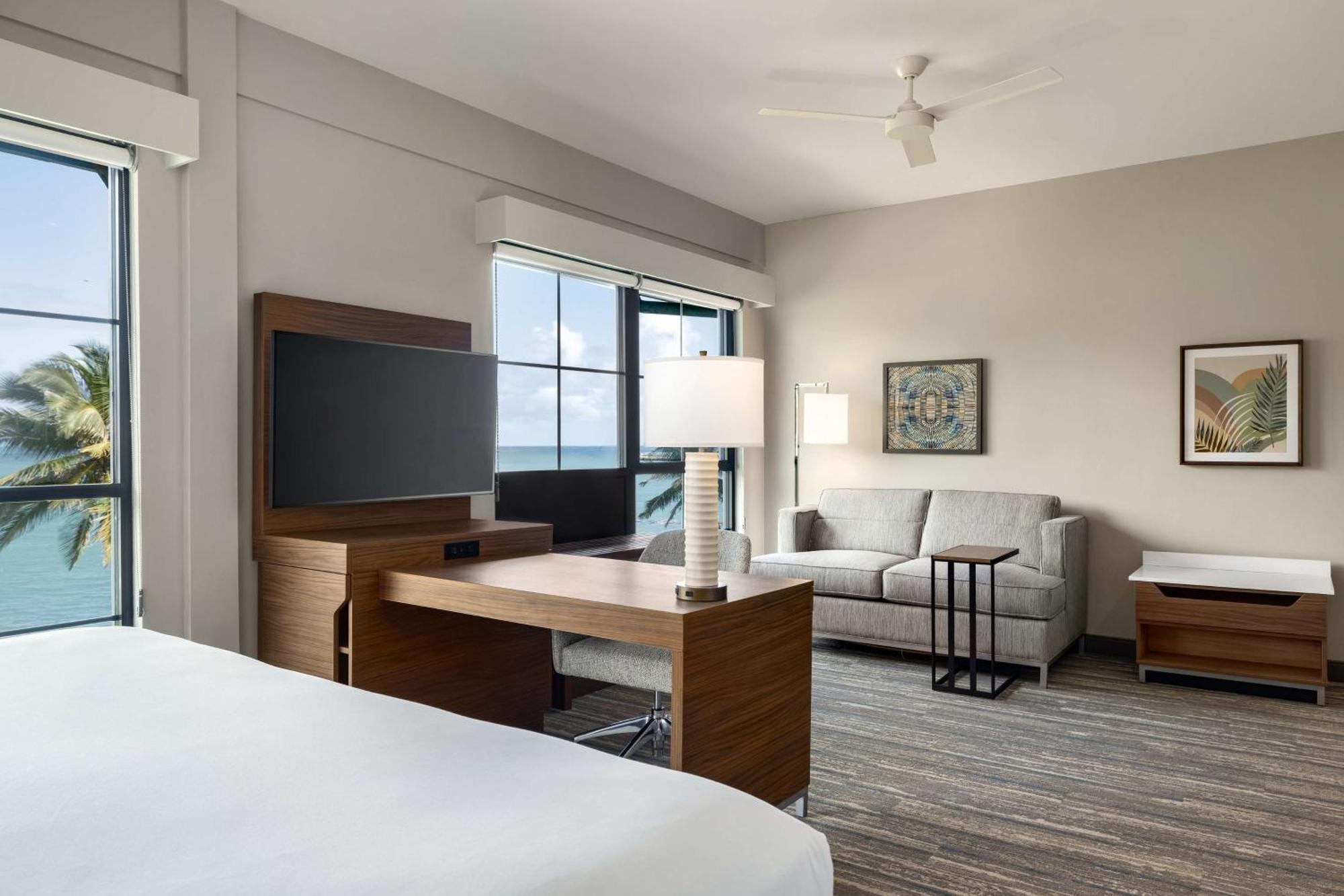 Hampton Inn & Suites Maui North Shore 卡胡卢伊 外观 照片