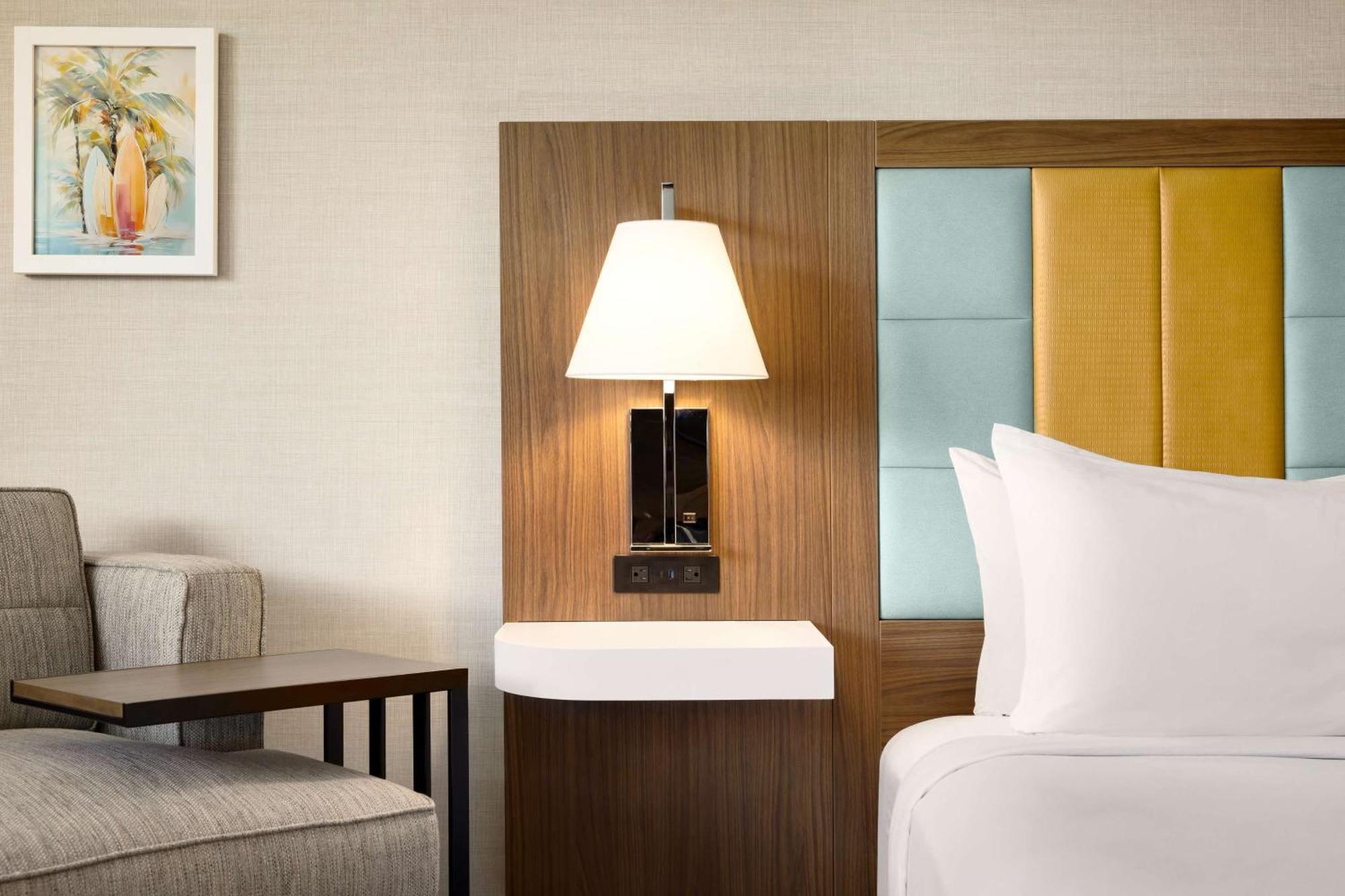 Hampton Inn & Suites Maui North Shore 卡胡卢伊 外观 照片