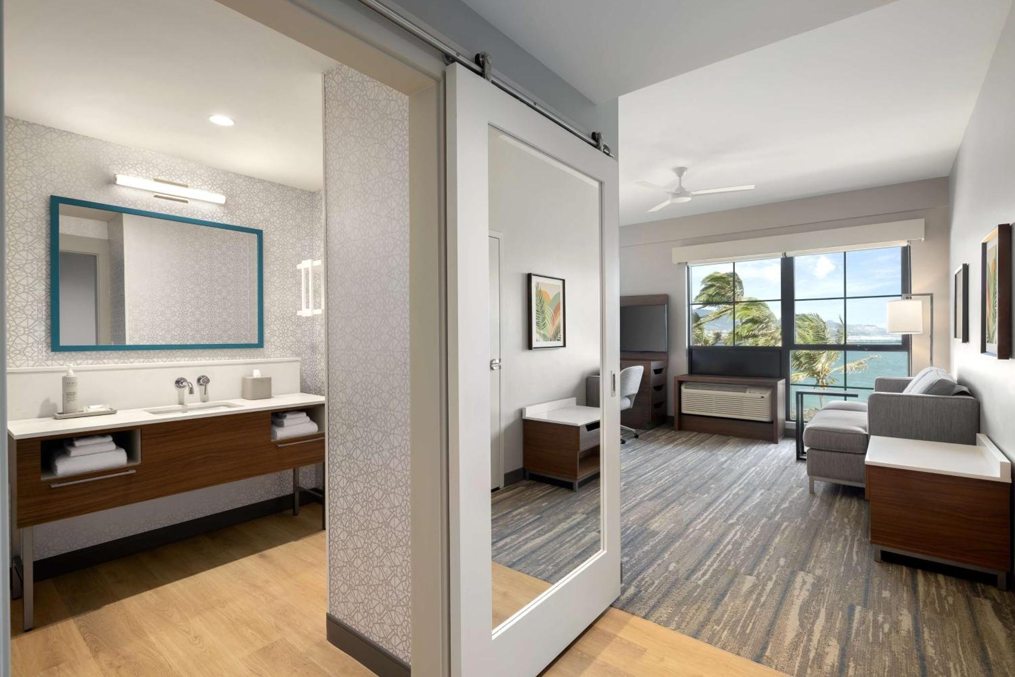 Hampton Inn & Suites Maui North Shore 卡胡卢伊 外观 照片